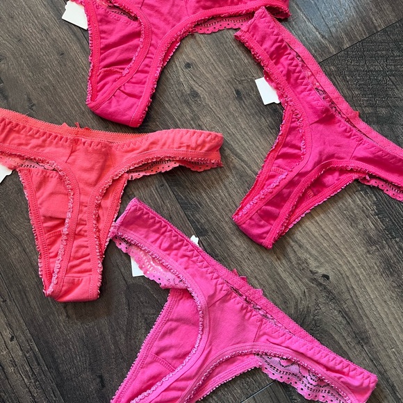 NWT Thongs - Picture 4 of 4